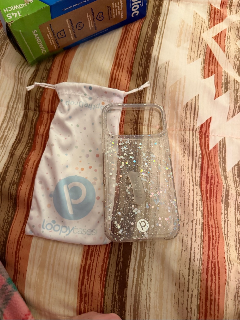 iPhone 17 pro max loopy case